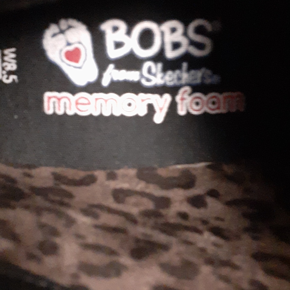 Bob's from sketchers  brand new! size 8  1/2w - Picture 2 of 6